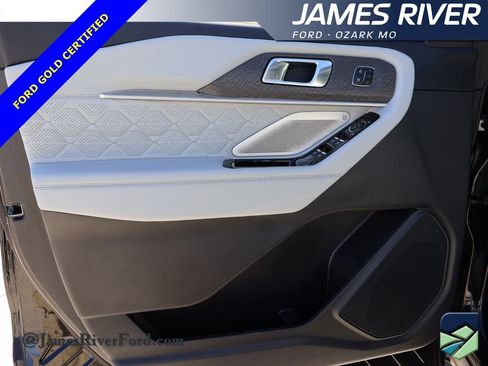 Certified 2025 Ford Explorer Platinum w/ LUX Leather Package image 22