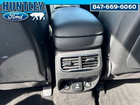 Used 2023 Hyundai Santa Fe Limited AWD/4WD image 15
