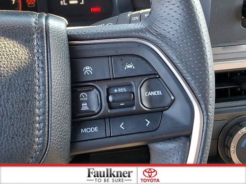 Certified 2025 Toyota 4Runner SR5 AWD/4WD image 19