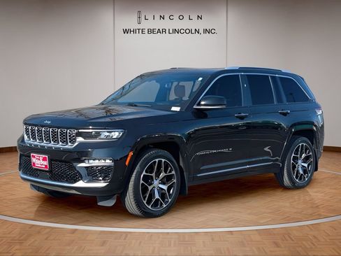 Used 2022 Jeep Grand Cherokee Summit image 8