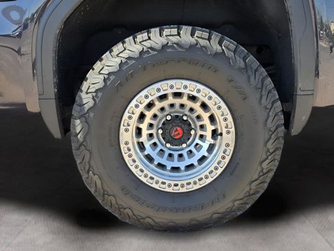 Used 2024 GMC Sierra 1500 AT4 w/ Technology Package AWD/4WD image 31