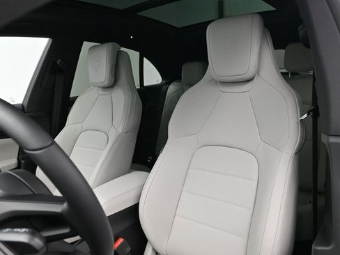 New 2026 Porsche Macan Electric image 5