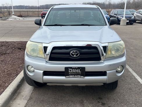 Used 2006 Toyota Tacoma 4x4 Access Cab V6 image 2
