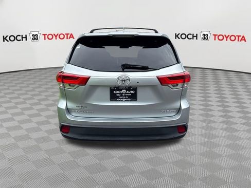 Used 2019 Toyota Highlander XLE AWD/4WD image 7