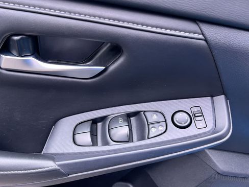Used 2024 Nissan Sentra SV FWD image 13