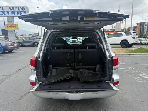 Used 2014 Lexus LX 570 4WD w/ Luxury Package image 29