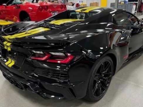 Used 2023 Chevrolet Corvette Z06 w/ Stealth Interior Trim Package RWD image 2
