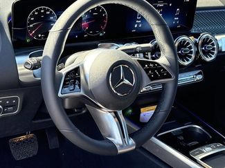 Certified 2025 Mercedes-Benz GLB 250 video 3