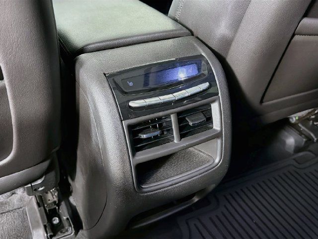 Used 2019 Cadillac XT5 Premium Luxury FWD image 32
