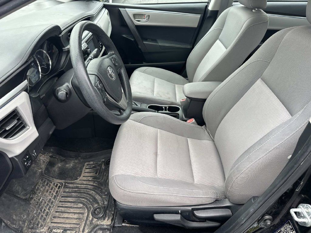 Used 2015 Toyota Corolla LE FWD image 19