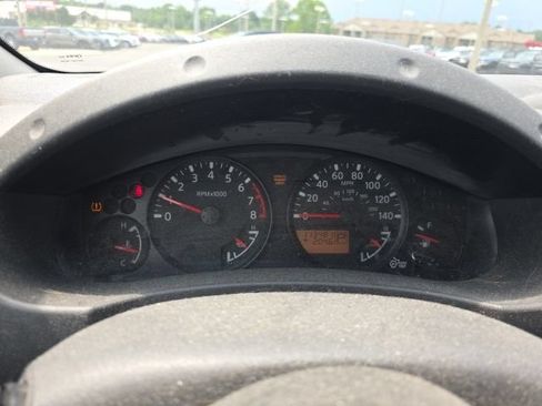 Used 2010 Nissan Frontier SE w/ SE Value Truck Pkg RWD image 14