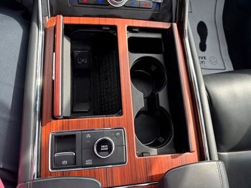 Used 2024 Lincoln Navigator Premiere AWD/4WD image 25