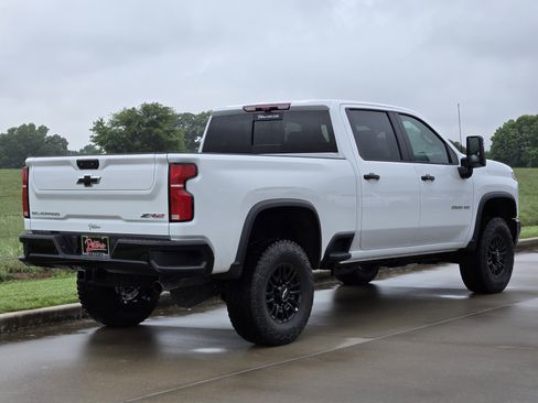 New 2026 Chevrolet Silverado 2500 ZR2 AWD/4WD image 3