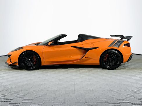 Used 2023 Chevrolet Corvette Z06 w/ Z07 Performance Package RWD image 8
