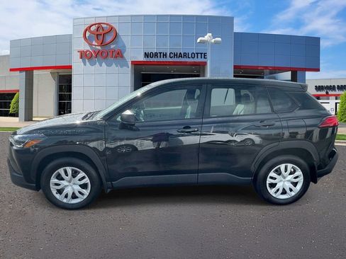 Used 2023 Toyota Corolla Cross L image 6