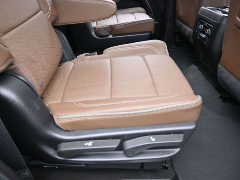 Used 2024 Chevrolet Tahoe High Country RWD image 43