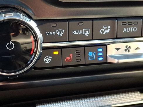 Used 2025 Ford F150 Lariat AWD/4WD image 26