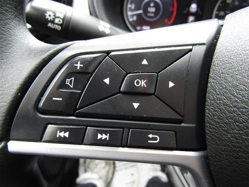 Used 2019 Nissan Kicks SV image 13