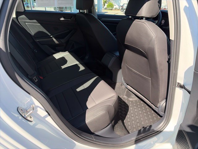 Certified 2023 Volkswagen Jetta SE w/ Panoramic Sunroof Package FWD image 14