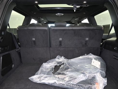 Used 2024 Jeep Grand Wagoneer Series III AWD/4WD image 32