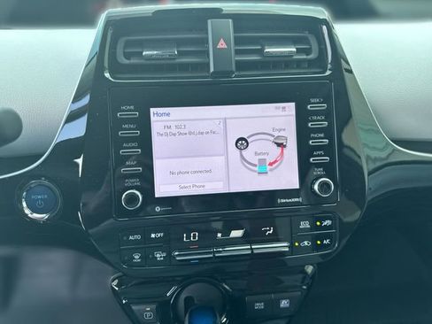 Used 2022 Toyota Prius L Eco FWD image 25