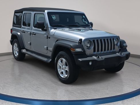 Used 2021 Jeep Wrangler Unlimited Sport AWD/4WD image 3