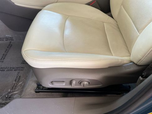 Used 2024 Chevrolet Malibu LT image 23