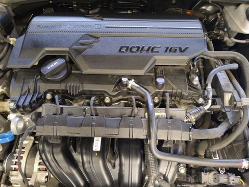 Used 2025 Hyundai Elantra Sport FWD image 30