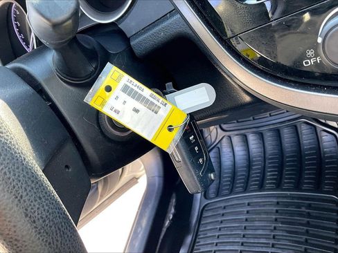 Used 2021 Toyota Camry LE image 30