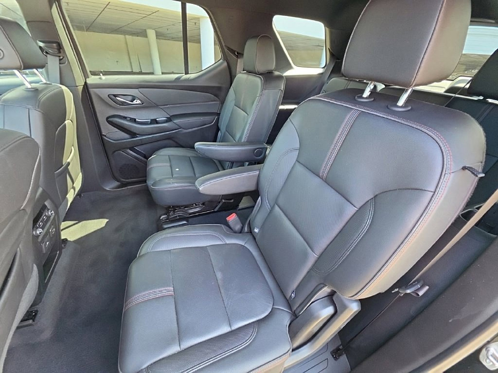 Used 2024 Chevrolet Traverse RS AWD/4WD image 23