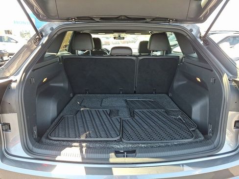 Used 2023 Volkswagen Atlas Cross Sport SE image 29