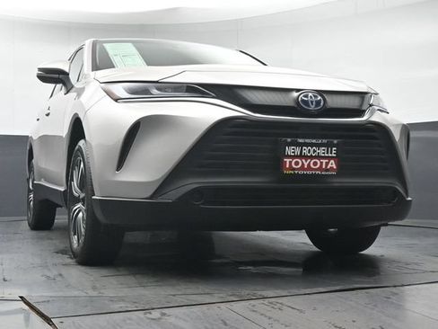 Used 2024 Toyota Venza LE AWD/4WD image 40