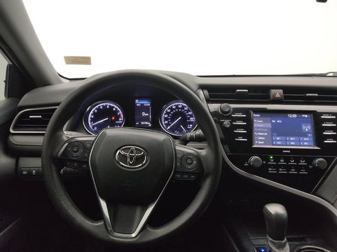 Used 2020 Toyota Camry LE image 22