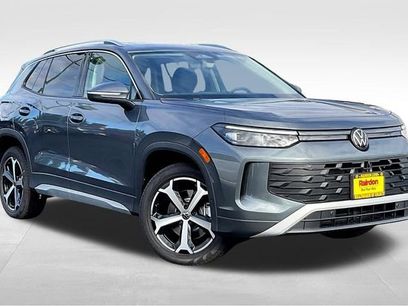 New 2025 Volkswagen Tiguan SE