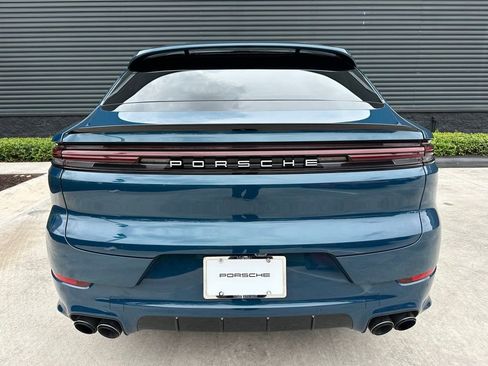 Certified 2025 Porsche Cayenne S image 12