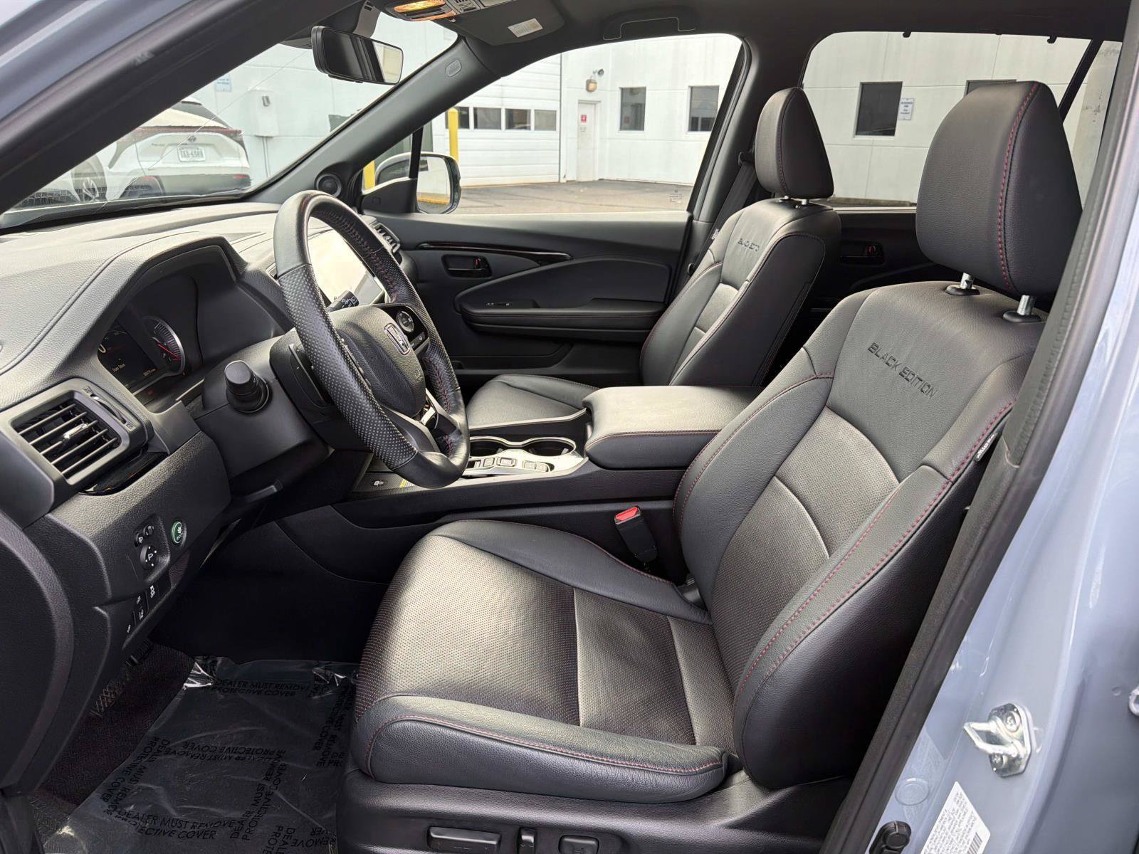 Certified 2024 Honda Passport Black Edition image 8