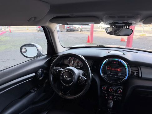 Used 2015 MINI Cooper 4-Door Hardtop image 10