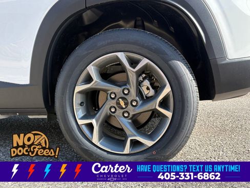 New 2026 Chevrolet Trax LT w/ LT Convenience Package FWD image 12