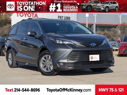 Used 2025 Toyota Sienna XLE