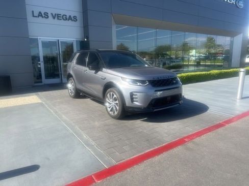 Used 2024 Land Rover Discovery Sport Dynamic SE AWD/4WD image 3