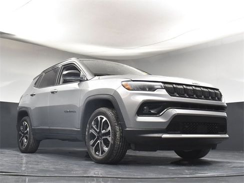 Used 2022 Jeep Compass Limited image 30