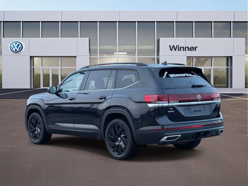 Used 2025 Volkswagen Atlas SE image 2