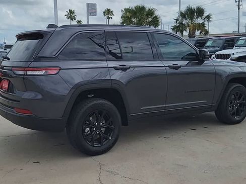 New 2026 Jeep Compass Latitude AWD/4WD image 8