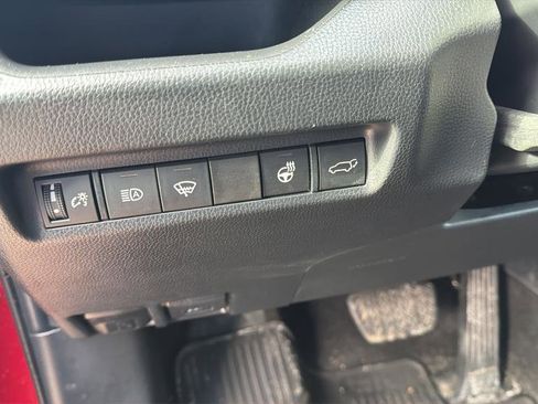 Used 2020 Toyota RAV4 XLE Premium image 20