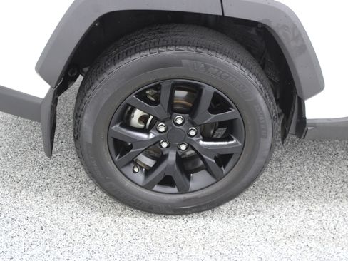 Used 2023 Toyota RAV4 LE FWD image 6