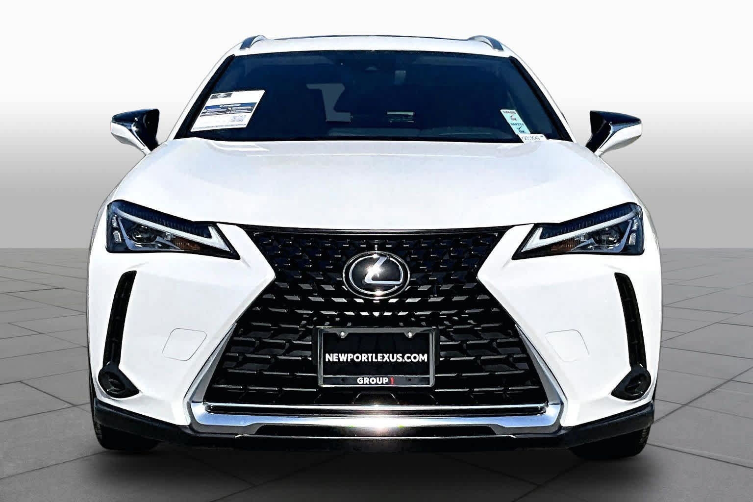 Used 2019 Lexus UX 200 w/ Premium Package FWD image 3