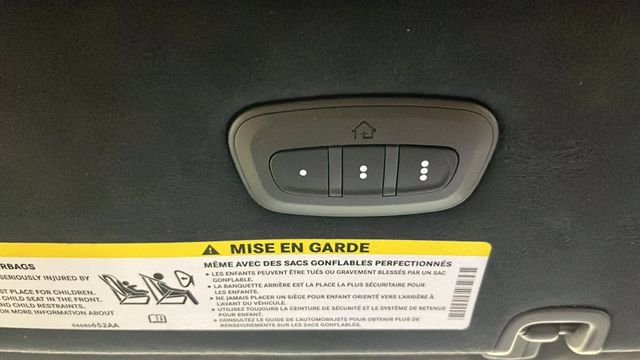 Used 2023 Chrysler Pacifica Pinnacle FWD image 43