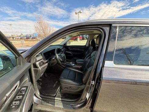 Used 2025 Kia Telluride S image 13