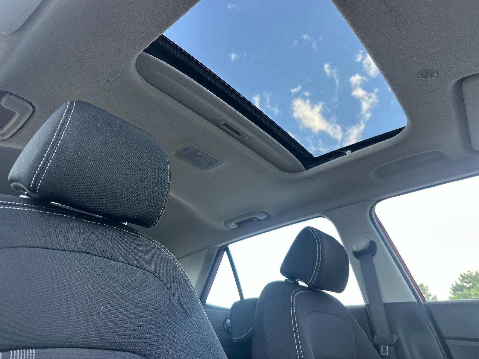 Used 2023 Hyundai Venue SEL FWD image 18