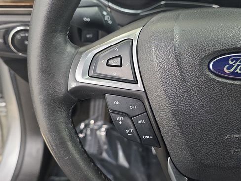 Used 2014 Ford Fusion SE w/ Equipment Group 202A image 17